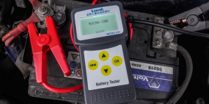 verificare baterie auto