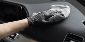 solutie intretinere piele auto